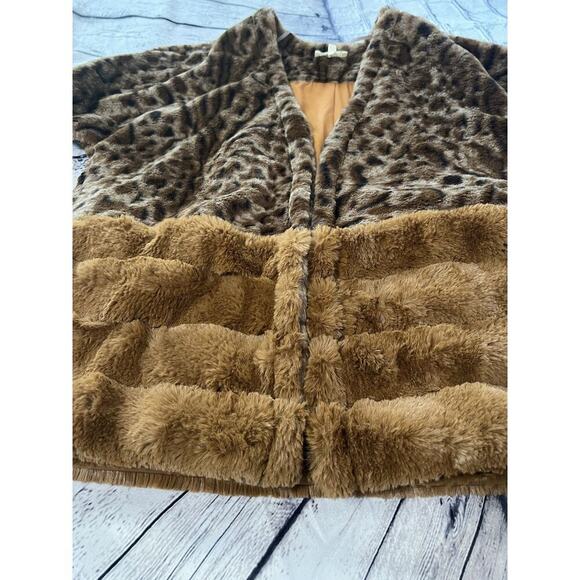 Mystree Monticello Faux Jacket MEDIUM Leopard Print Cozy Soft Mob Wife Old Money - Picture 8 of 9